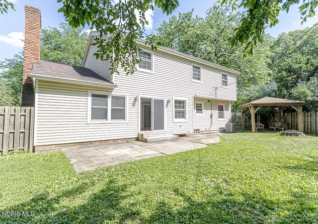 Homes for sale in Perrysburg, OH | 888 Bexley Dr, Perrysburg, OH 43551 | MLS# 10010062