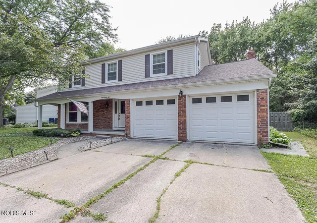 Homes for sale in Perrysburg, OH | 888 Bexley Dr, Perrysburg, OH 43551 | MLS# 10010062