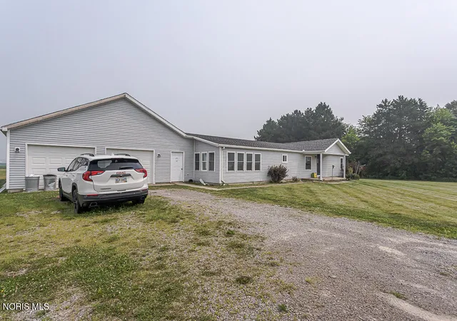 Photo 3 of Single family home for sale at 3534 Rd I, Leipsic, OH 45856 | MLS# 10010064 | Listing updated on 2026-08-03