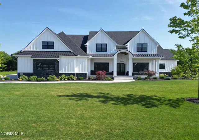 2nd image of 4003 Mccallister Dr, Perrysburg, OH 43551 | MLS# 10010305
