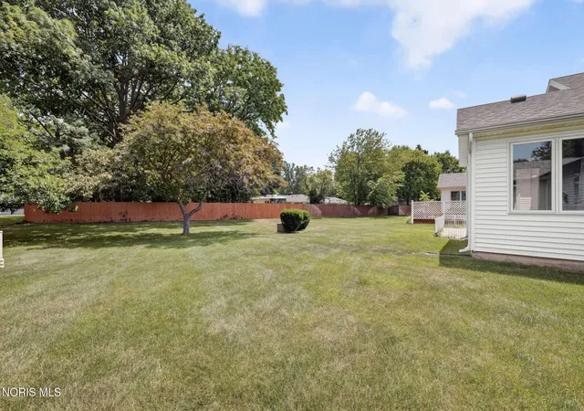 Homes for sale in Toledo, OH | 4358 N Watercrest Dr, Toledo, OH 43614 | MLS# 10010193