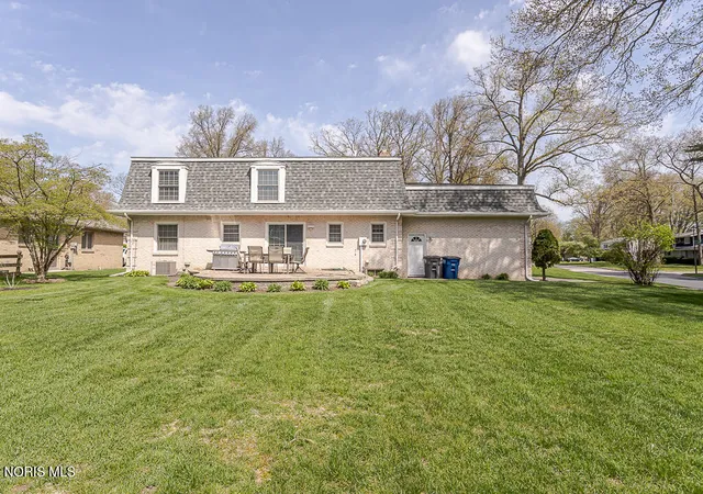 Photo 3 of Single family home for sale at 4447 Sulgrave Dr, Toledo, OH 43623 | MLS# 10010107 | Listing updated on 2026-07-31