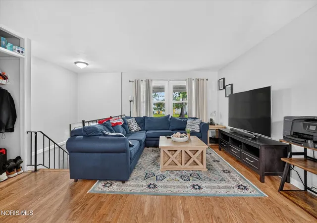 2nd image of 5433 Bentbrook Dr, Sylvania, OH 43560 | MLS# 10010088
