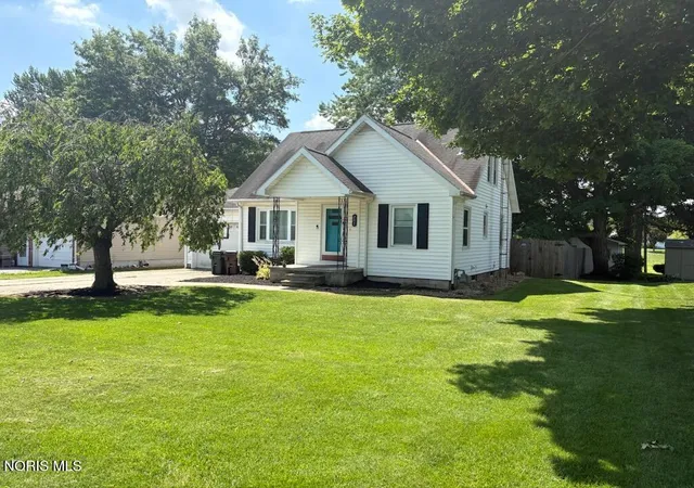 Photo 1 of Single family home for sale at 207 Gibson St, Tiffin, OH 44883 | MLS# 10010096 | Listing updated on 2026-07-10