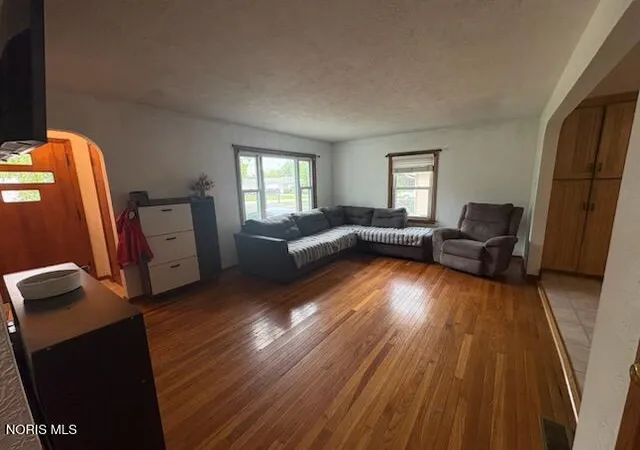 Photo 4 of Single family home for sale at 207 Gibson St, Tiffin, OH 44883 | MLS# 10010096 | Listing updated on 2026-07-10