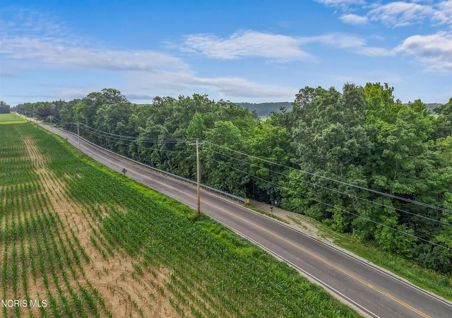 Photo 4 of Sale Pending at 1640 E County Rd 6, Tiffin, OH 44883 | MLS# 10010095 | Listing updated on 2026-07-17