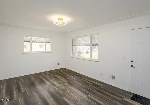 Photo 4 of Single family home for sale at 5542 Ashdale Ct, Toledo, OH 43612 | MLS# 10010109 | Listing updated on 2026-08-03