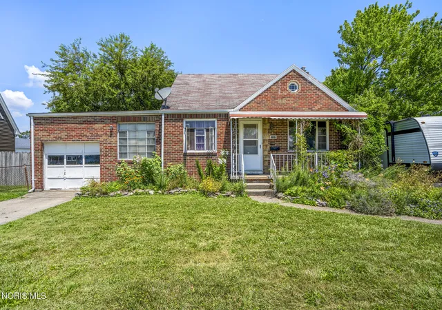 Photo 1 of Single family home for sale at 2737 109th Street, Toledo, OH 43611 | MLS# 10010111 | Listing updated on 2026-09-04