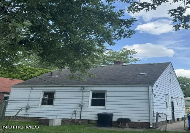 Photo 3 of Sale Pending at 613 Secor Rd, Toledo, OH 43607 | MLS# 10010113 | Listing updated on 2026-09-23