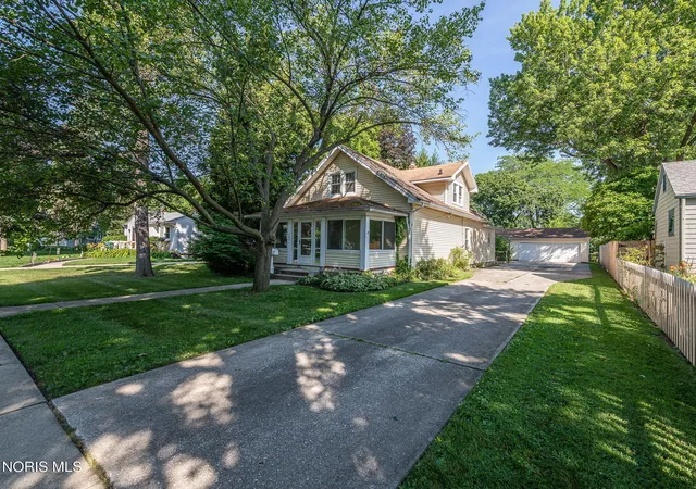 Homes for sale in Perrysburg, OH | 549 E 6th St, Perrysburg, OH 43551 | MLS# 10010143