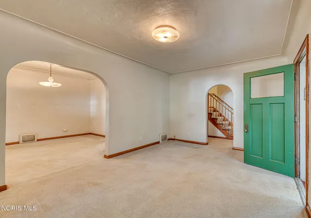 Homes for sale in Perrysburg, OH | 549 E 6Th St, Perrysburg, OH 43551 | MLS# 10010143