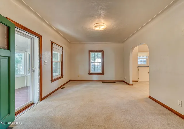 Homes for sale in Perrysburg, OH | 549 E 6Th St, Perrysburg, OH 43551 | MLS# 10010143