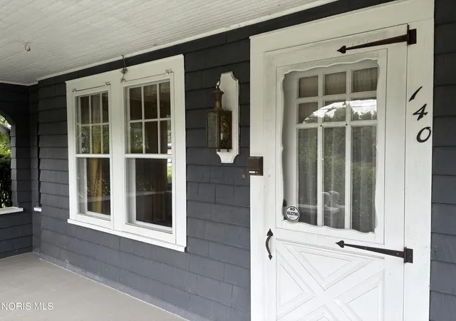 Homes for sale in Perrysburg, OH | 140 E 7Th St, Perrysburg, OH 43551 | MLS# 10010194