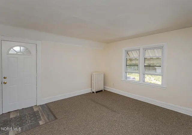 Listing Photo 5 - Condo for sale in building located at 1011 Nevada St, Toledo, OH 43605
