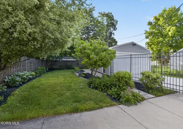 Homes for sale in Toledo, OH | 536 Clifton Blvd, Toledo, OH 43607 | MLS# 10010340