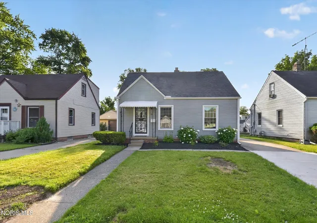 Homes for sale in Toledo, OH | 536 Clifton Blvd, Toledo, OH 43607 | MLS# 10010340