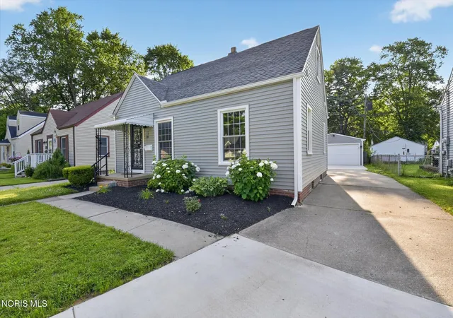 Homes for sale in Toledo, OH | 536 Clifton Blvd, Toledo, OH 43607 | MLS# 10010340