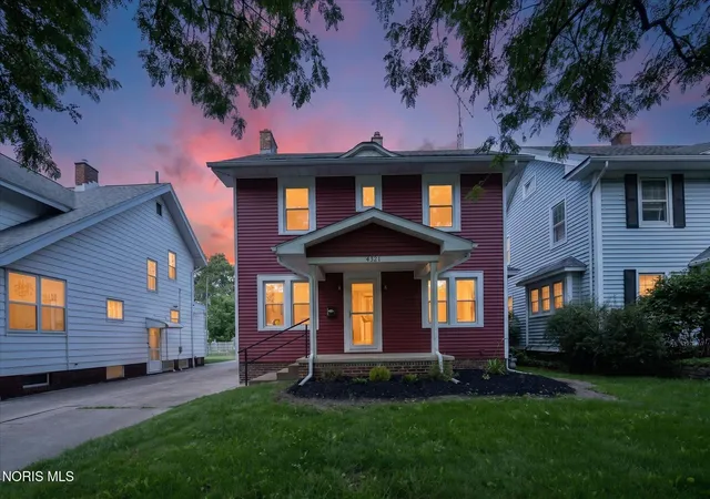 Homes for sale in Toledo, OH | 4327 Overland Pkwy, Toledo, OH 43612 | MLS# 10010336