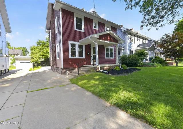 Homes for sale in Toledo, OH | 4327 Overland Pkwy, Toledo, OH 43612 | MLS# 10010336