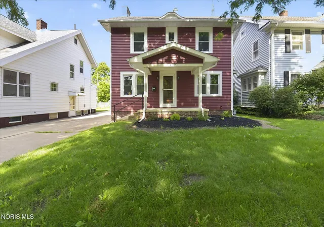 Homes for sale in Toledo, OH | 4327 Overland Pkwy, Toledo, OH 43612 | MLS# 10010336