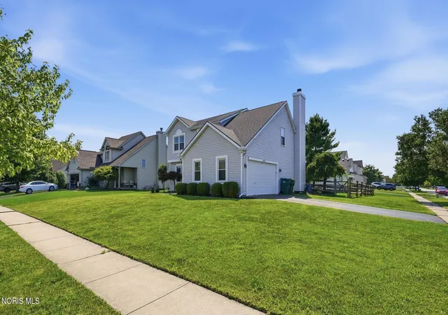 2nd image of 25267 Ramblehurst Dr, Perrysburg, OH 43551 | MLS# 10010190