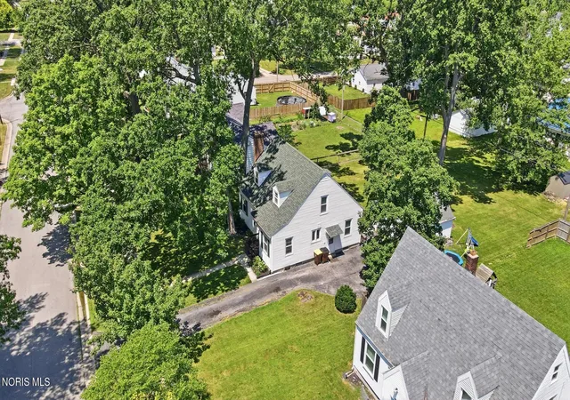 Homes for sale in Defiance, OH | 516 E Broadway Ave, Defiance, OH 43512 | MLS# 10010202