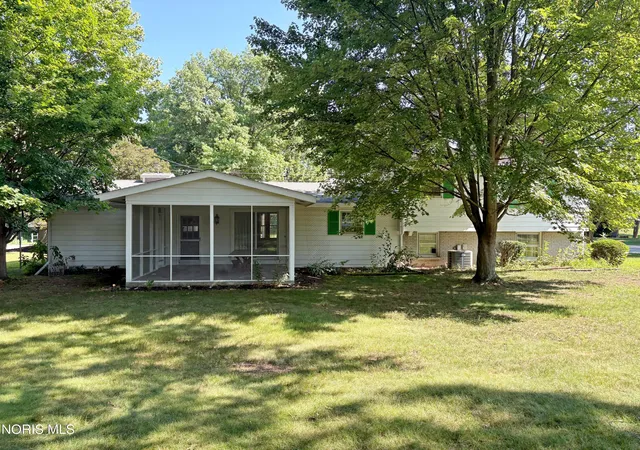 Homes for sale in Bowling Green, OH | 1005 Gustin Ave, Bowling Green, OH 43402 | MLS# 10010150