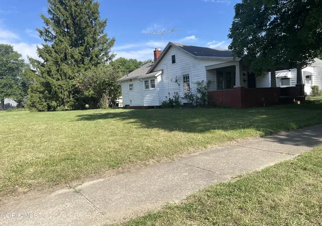 Homes for sale in Toledo, OH | 650 Caswell Ave, Toledo, OH 43609 | MLS# 10010133