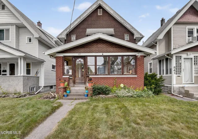 Photo 1 of Single family home for sale at 837 Geneva Ave, Toledo, OH 43609 | MLS# 10010865 | Listing updated on 2026-09-04