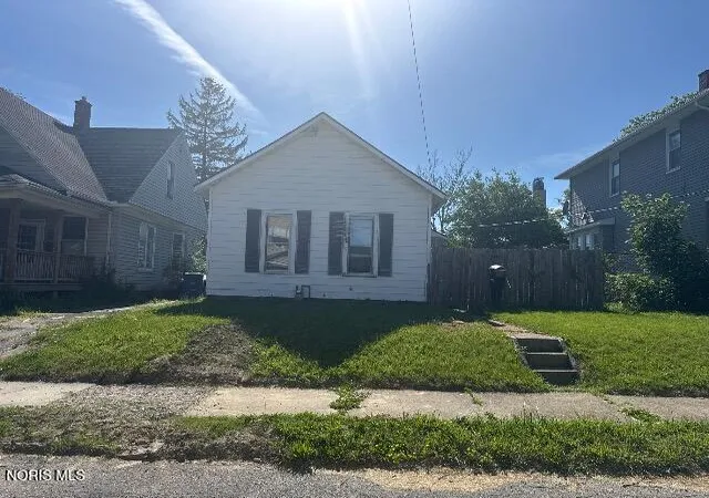 Homes for sale in Toledo, OH | 1324 Felt St, Toledo, OH 43605 | MLS# 10010136