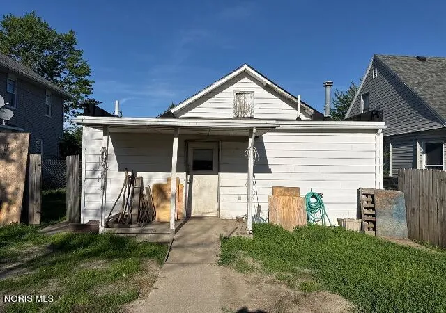 Homes for sale in Toledo, OH | 1324 Felt St, Toledo, OH 43605 | MLS# 10010136