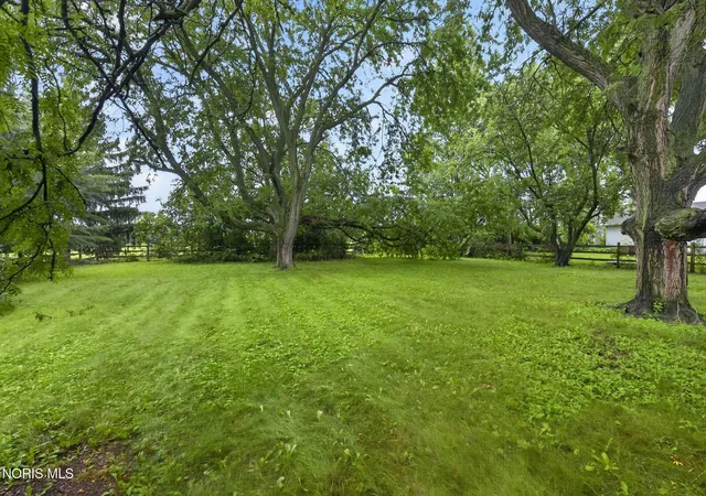 Homes for sale in Perrysburg, OH | 26696 Thompson Rd, Perrysburg, OH 43551 | MLS# 10010170