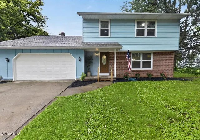Homes for sale in Perrysburg, OH | 26696 Thompson Rd, Perrysburg, OH 43551 | MLS# 10010170