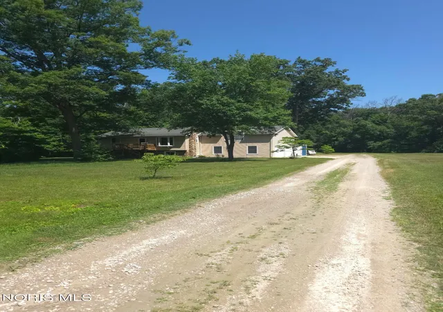 Homes for sale in Toledo, OH | 8744 Nebraska Ave, Toledo, OH 43617 | MLS# 10010242