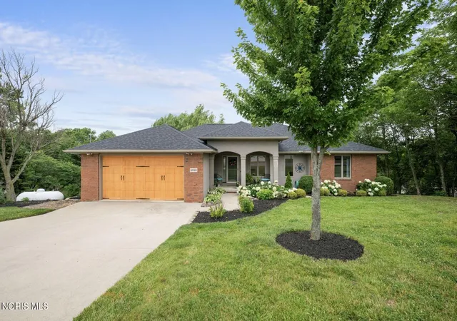Homes for sale in Bowling Green, OH | 19588 W River Rd, Bowling Green, OH 43402 | MLS# 10010147