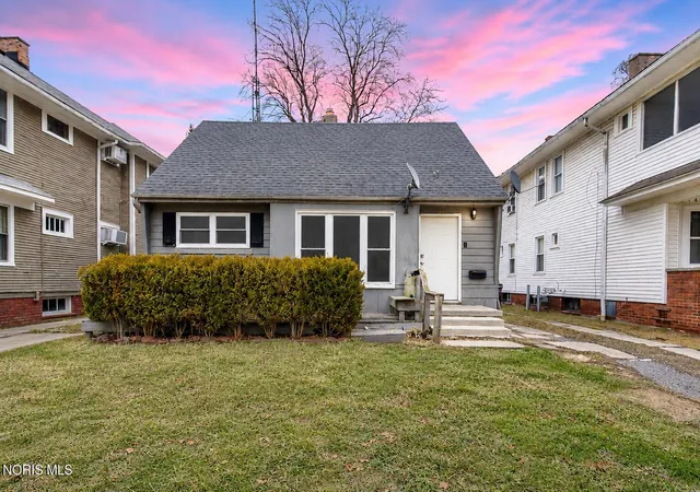 Homes for sale in Toledo, OH | 4244 N Lockwood Ave, Toledo, OH 43612 | MLS# 10010146