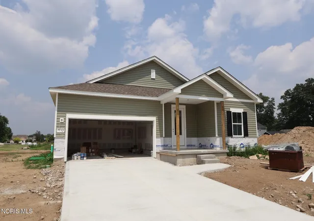 Photo 3 of Single family home for sale at 7732 Hank Dr, Holland, OH 43528 | MLS# 10010158 | Listing updated on 2026-09-16