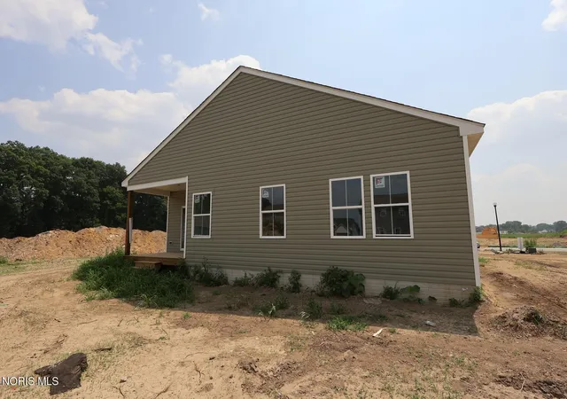 Photo 3 of Single family home for sale at 7732 Hank Dr, Holland, OH 43528 | MLS# 10010158 | Listing updated on 2026-09-16
