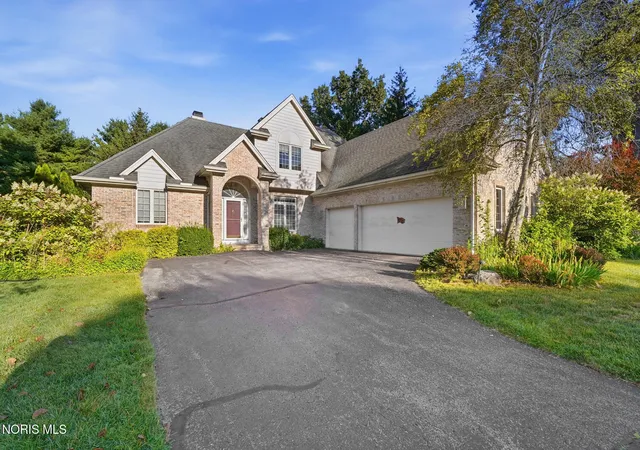 Photo 1 of Single family home for sale at 3168 Stone Wall Rd, Maumee, OH 43537 | MLS# 10010526 | Listing updated on 2026-09-24