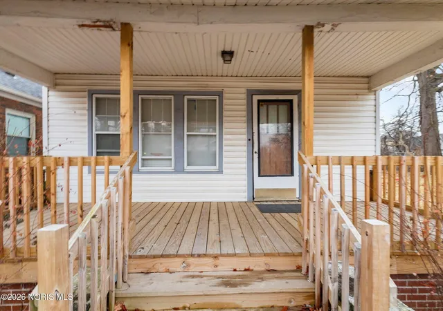 2nd image of 1805 Oakwood Ave, Toledo, OH 43607 | MLS# 10010211