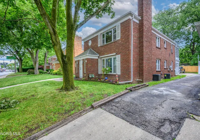 Sale Pending at 2128 Secor Rd, Toledo, OH 43606 | MLS# 10010205 | Listing updated on 2026-08-27