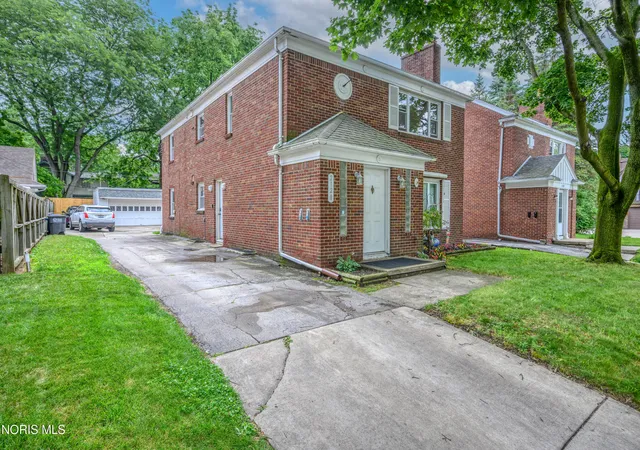 Sale Pending at 2128 Secor Rd, Toledo, OH 43606 | MLS# 10010205 | Listing updated on 2026-08-27