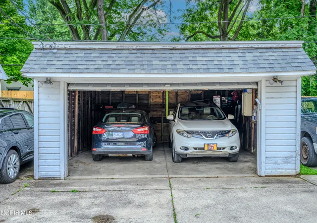 Sale Pending at 2128 Secor Rd, Toledo, OH 43606 | MLS# 10010205 | Listing updated on 2026-08-27
