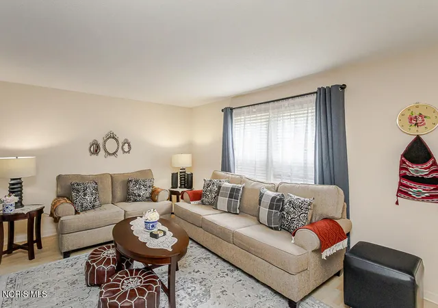 image of 6524 Cornwall Ct, Sylvania, OH 43560 | MLS# 10010174