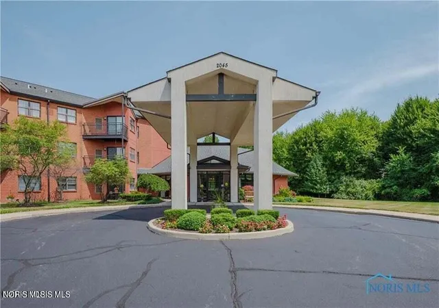 Homes for sale in Holland, OH | 2045 Perrysburg Holland Rd #118, Holland, OH 43528 | MLS# 10010244