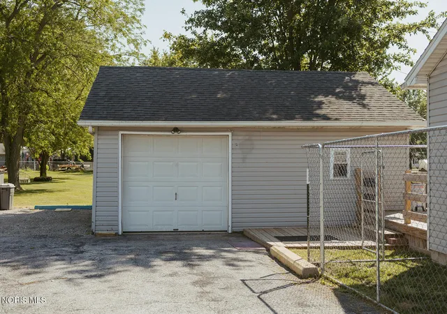 Homes for sale in Defiance, OH | 27888 Ayersville Pleasant Bend Rd, Defiance, OH 43512 | MLS# 10010203