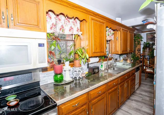 Photo 3 of Single family home for sale at 133 E Front St, Napoleon, OH 43545 | MLS# 10010240 | Listing updated on 2026-07-16