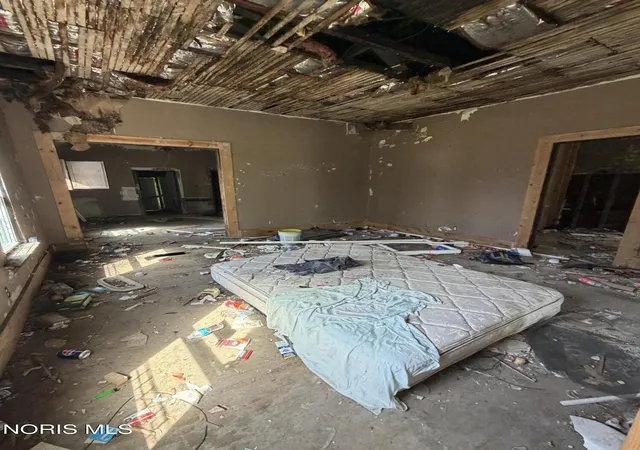 Photo 2 of Single family home for sale at 1715 Walnut St, Toledo, OH 43608 | MLS# 10010181 | Listing updated on 2026-07-08