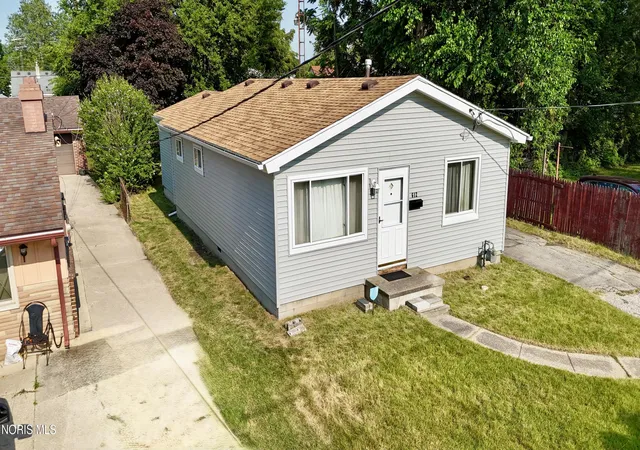 Homes for sale in Toledo, OH | 612 Underwood Ave, Toledo, OH 43607 | MLS# 10010266