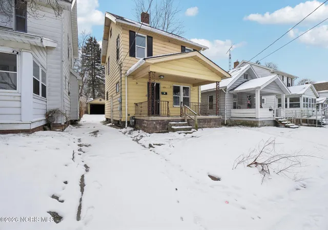Photo 2 of Single family home for sale at 1821 Talbot St, Toledo, OH 43613 | MLS# 10010182 | Listing updated on 2026-09-09